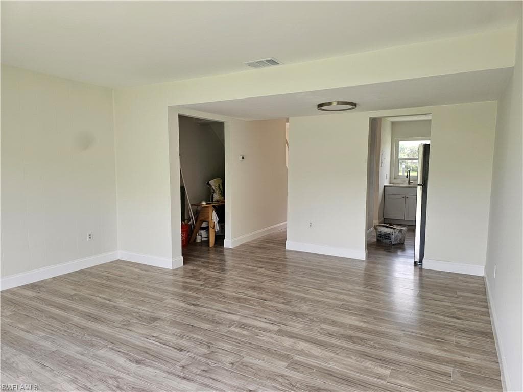 864 Courtington LN 12-10