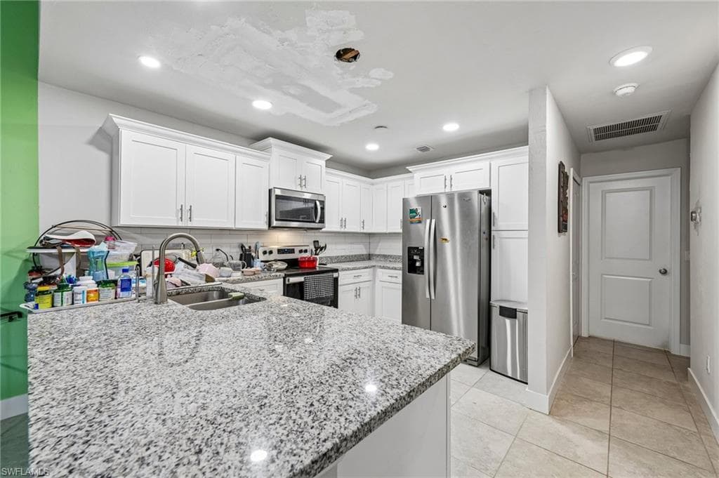 17327 Birchwood LN-14