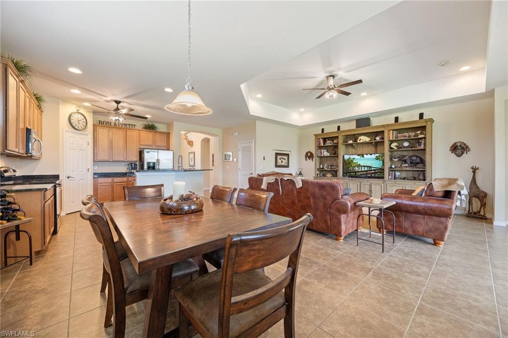 2466 Ashbury CIR-13