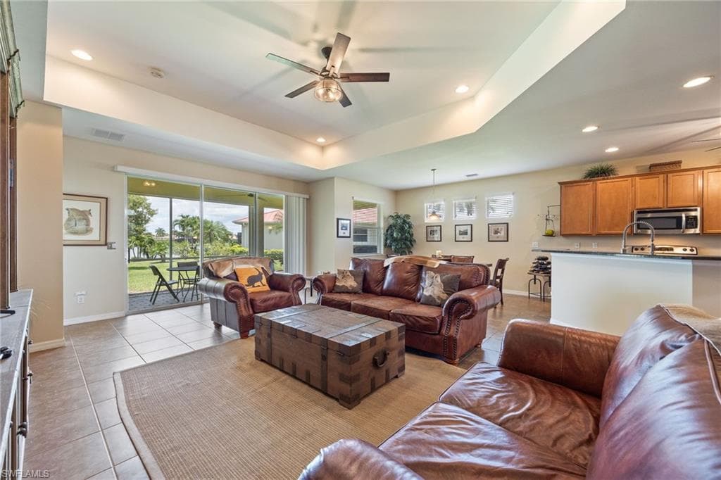 2466 Ashbury CIR-16