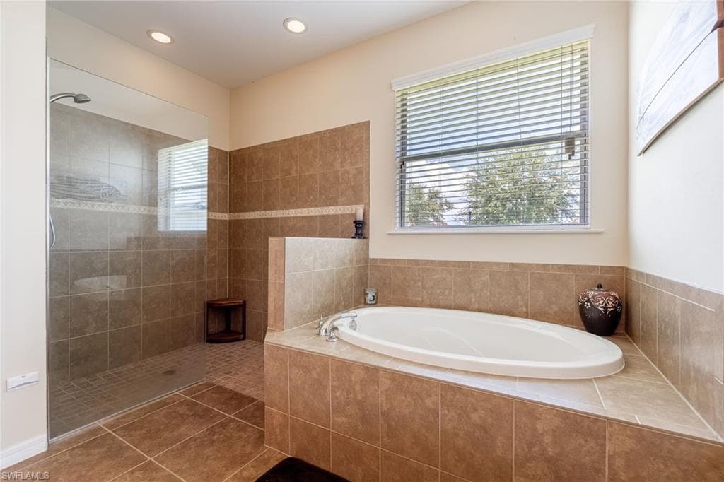 2466 Ashbury CIR-22