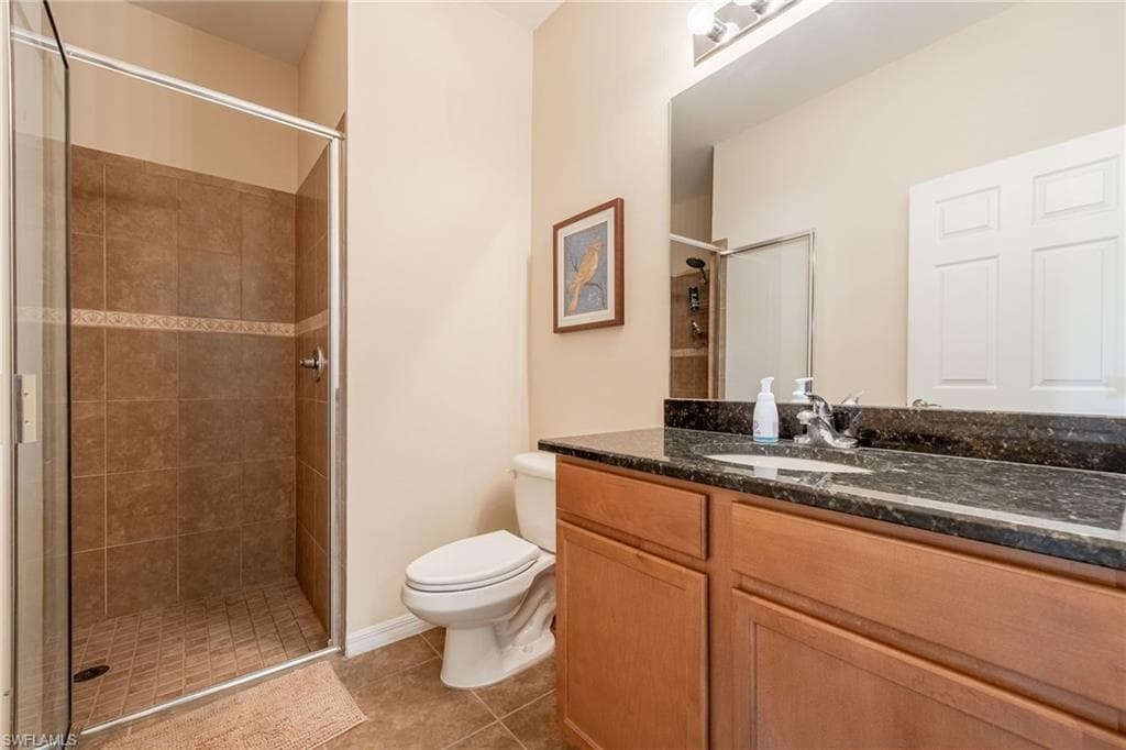 2466 Ashbury CIR-24