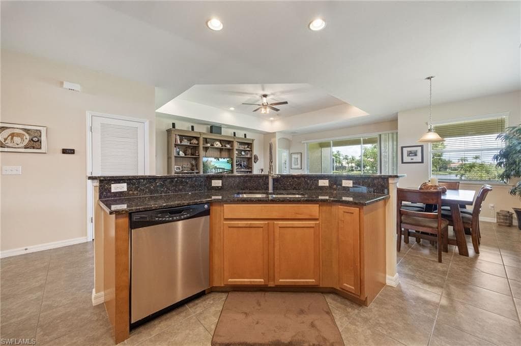 2466 Ashbury CIR-10