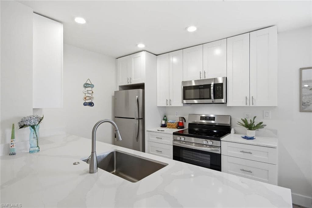 805 E Gulf DR 8A-6