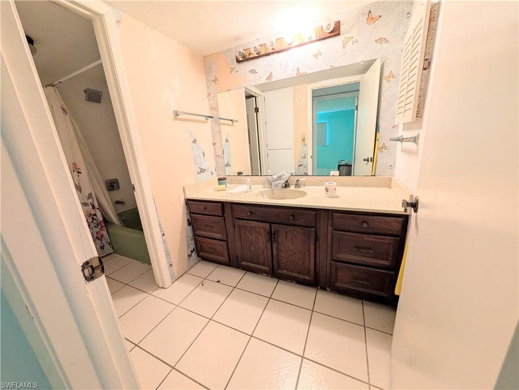 2100 Barkeley LN 3-12