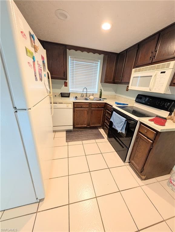 2100 Barkeley LN 3-7