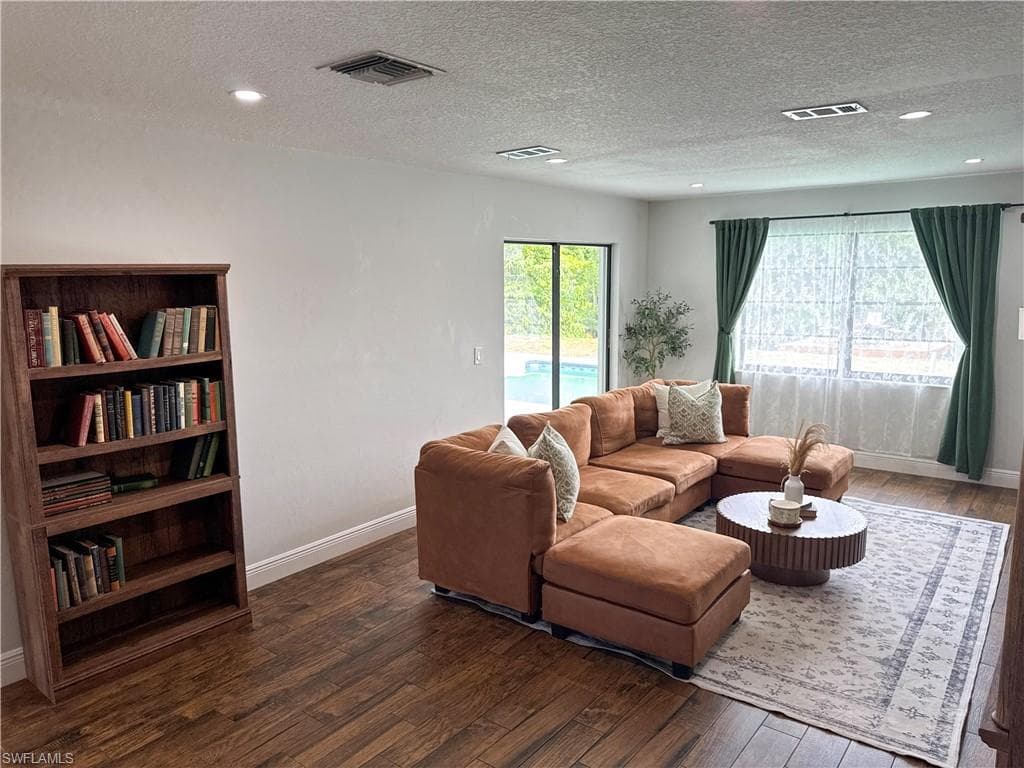 1019 Wyomi DR-30
