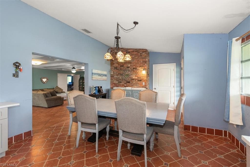 1721 Club House RD-13
