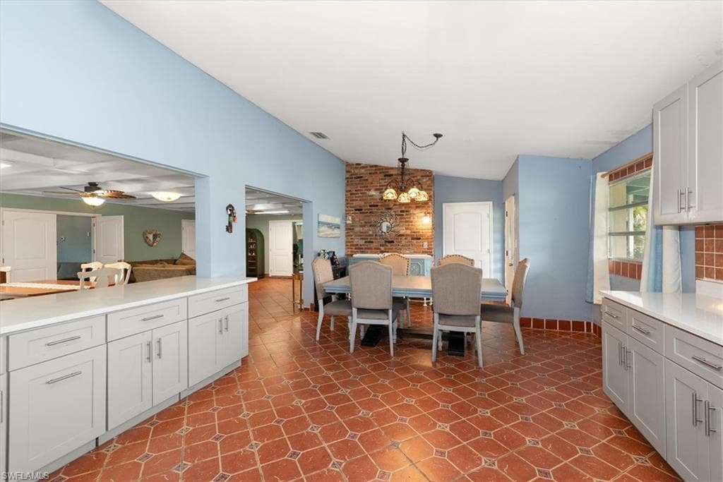 1721 Club House RD-7