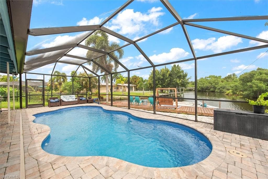 1721 Club House RD-34