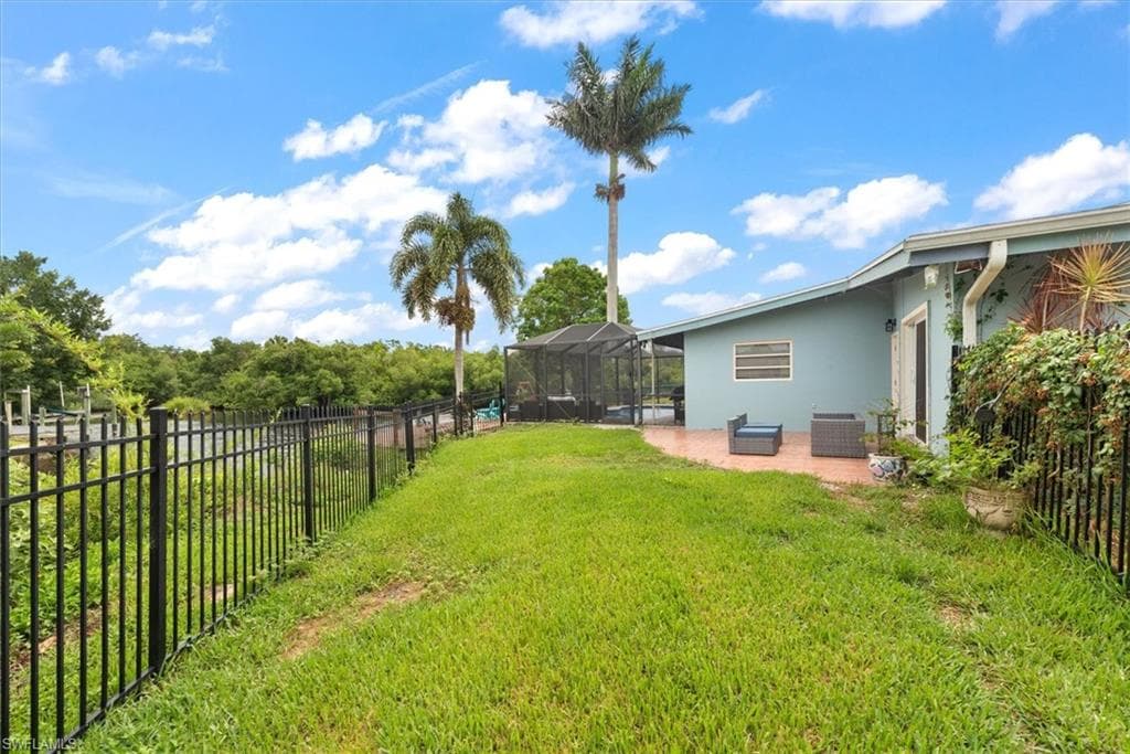 1721 Club House RD-33