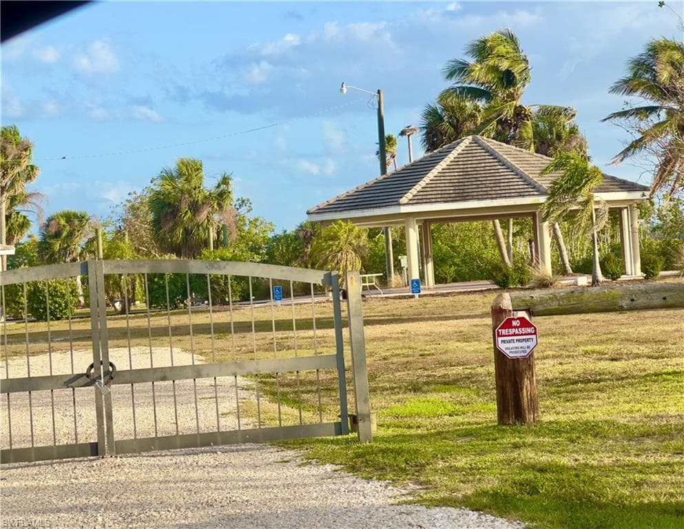 1721 Club House RD-45