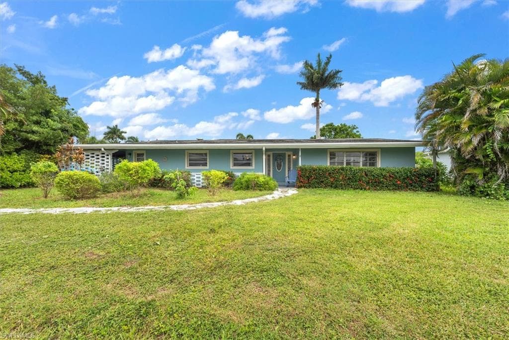 1721 Club House RD-29