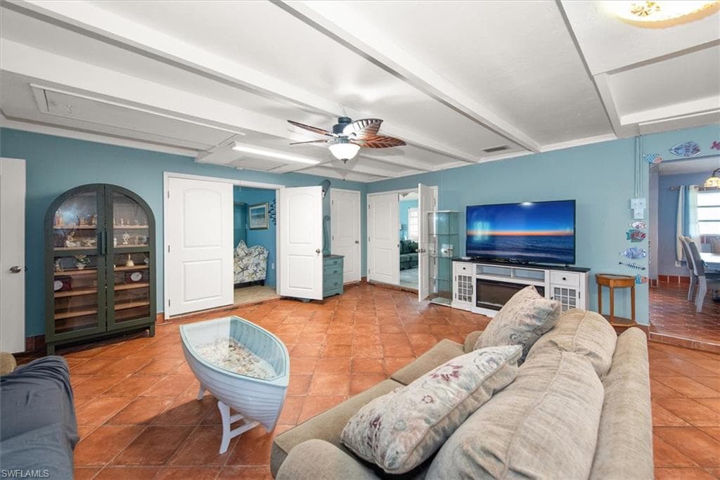 1721 Club House RD-8