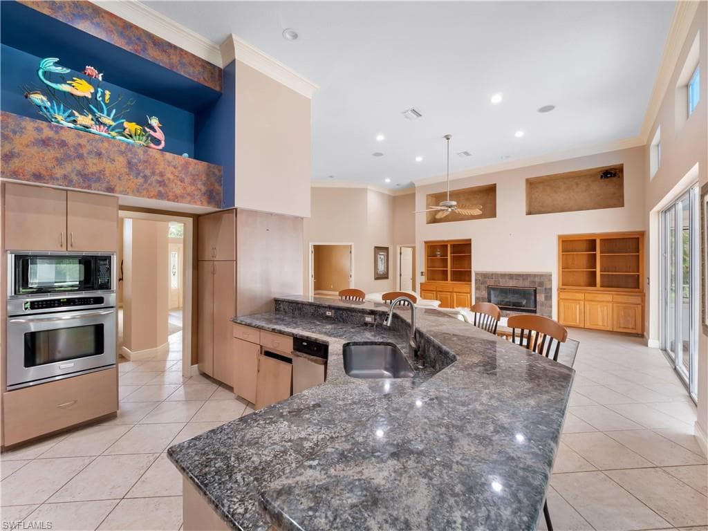 8160 Glenfinnan CIR-22