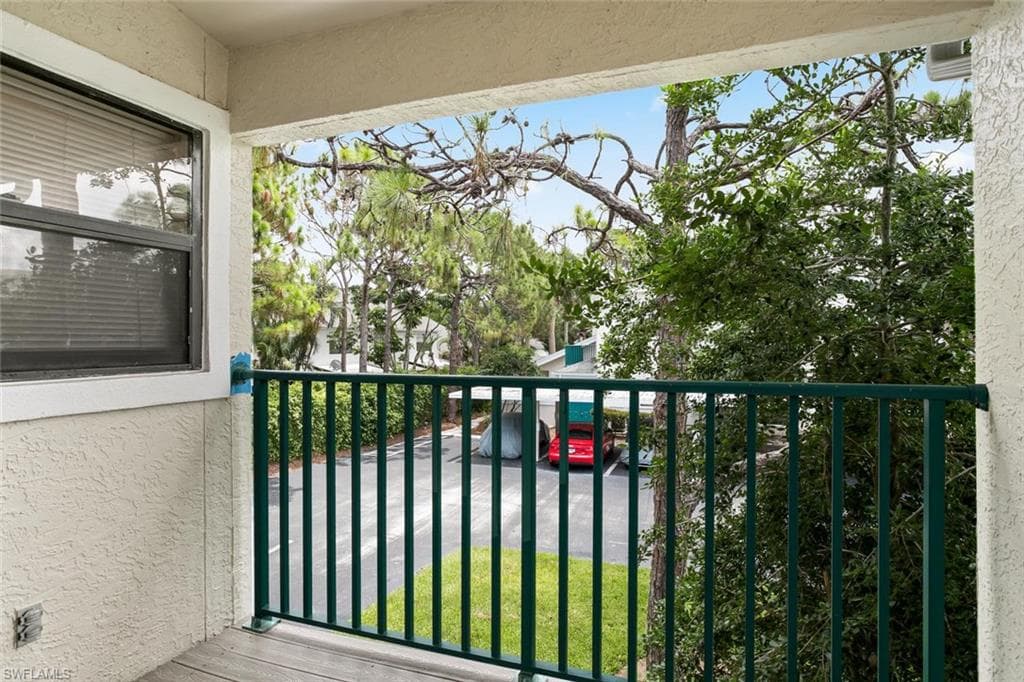 81 EMERALD WOODS DR M8-12