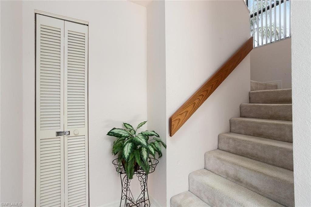 81 EMERALD WOODS DR M8-3