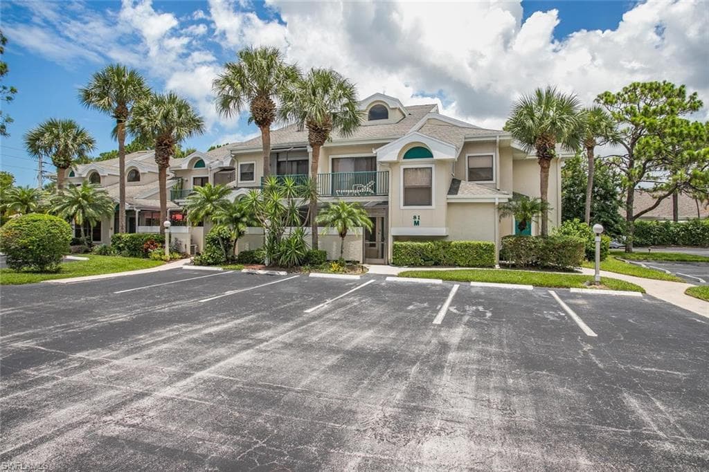 81 EMERALD WOODS DR M8-1