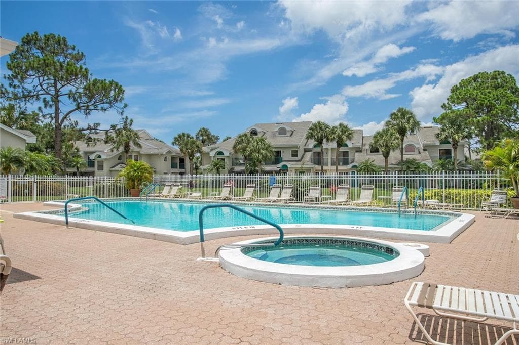 81 EMERALD WOODS DR M8-18