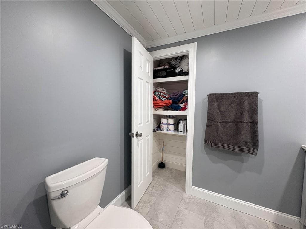 2781 Indianwood DR-26