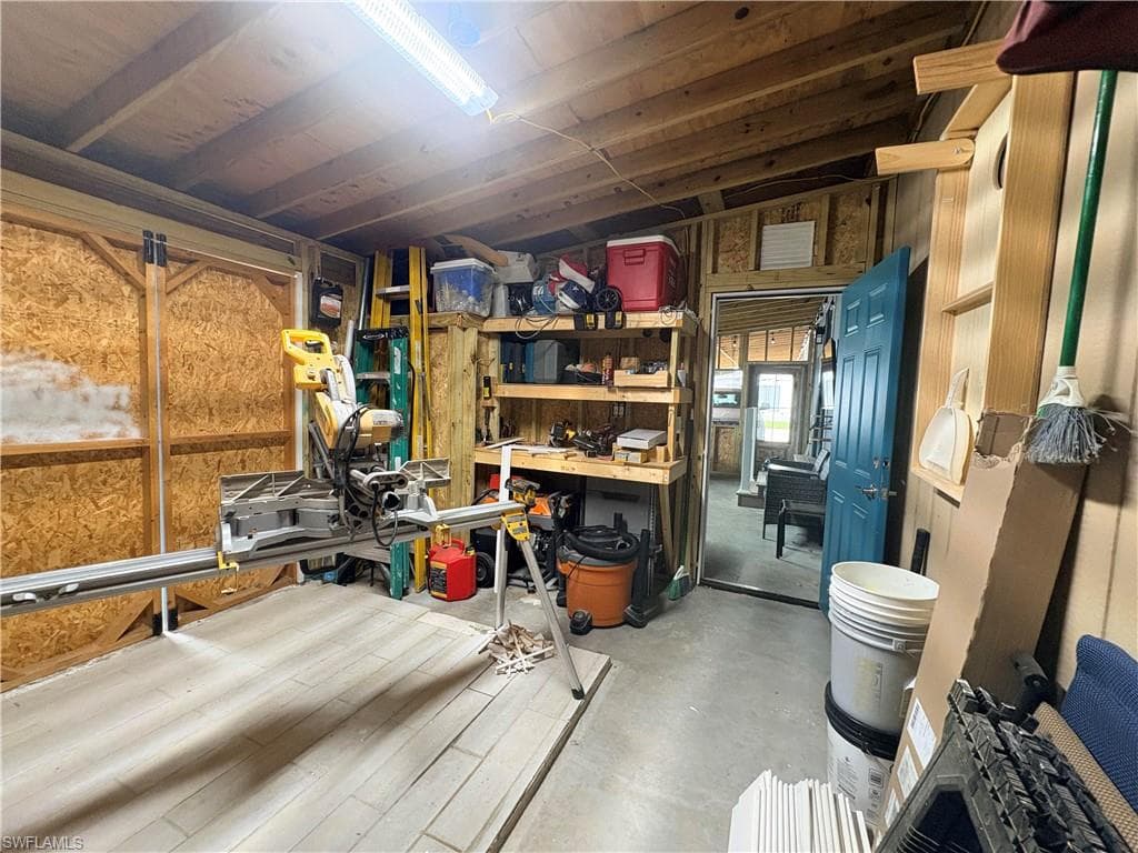 2781 Indianwood DR-37
