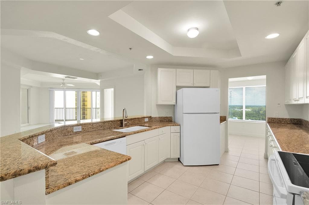 2743 1st ST 1006-13