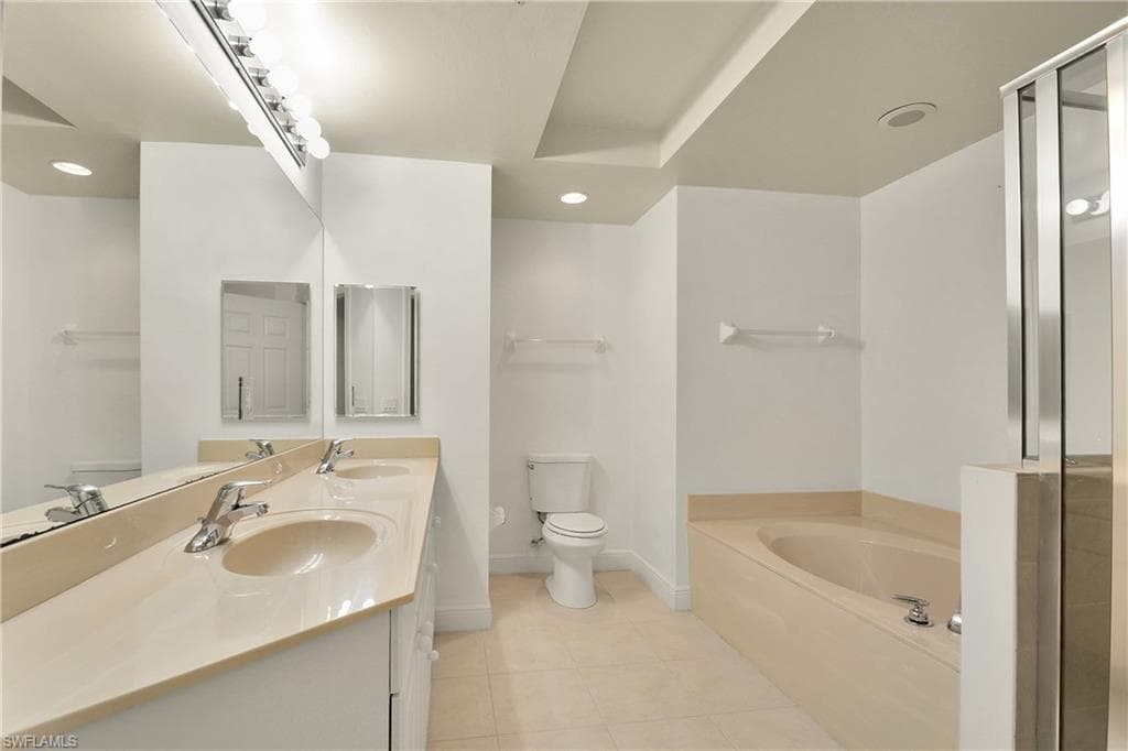 2743 1st ST 1006-32