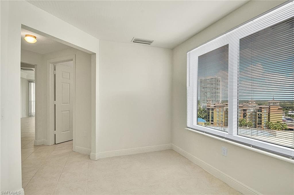 2743 1st ST 1006-15
