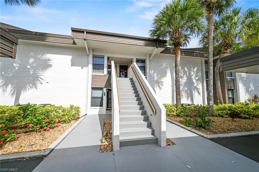 5830 Trailwinds DR 824-26