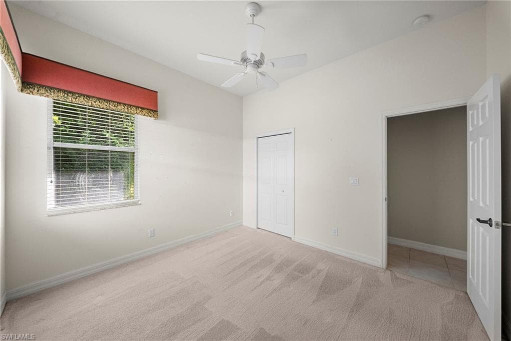 22777 FOUNTAIN LAKES BLVD-16