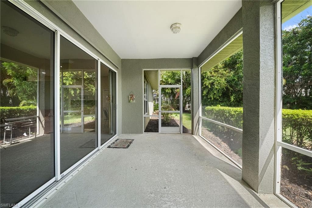 22777 FOUNTAIN LAKES BLVD-28