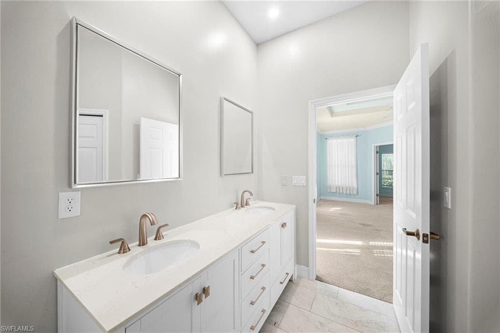 22777 FOUNTAIN LAKES BLVD-24