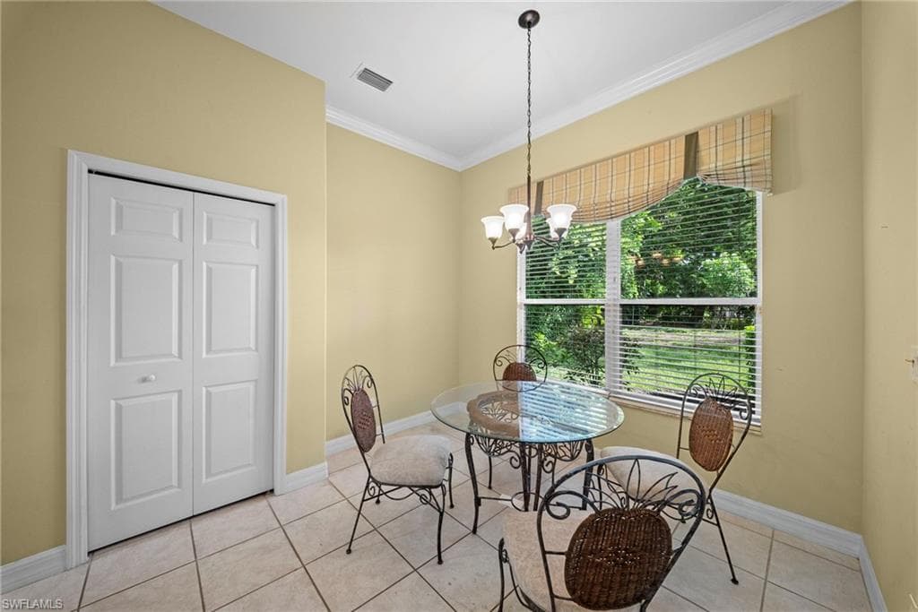 22777 FOUNTAIN LAKES BLVD-14