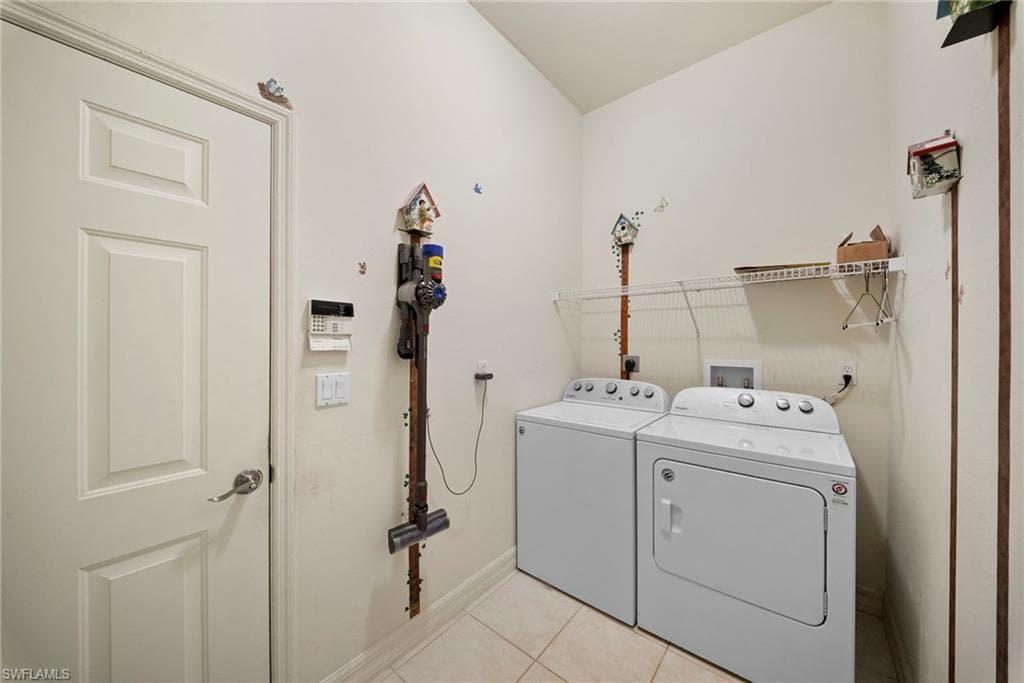 22777 FOUNTAIN LAKES BLVD-19