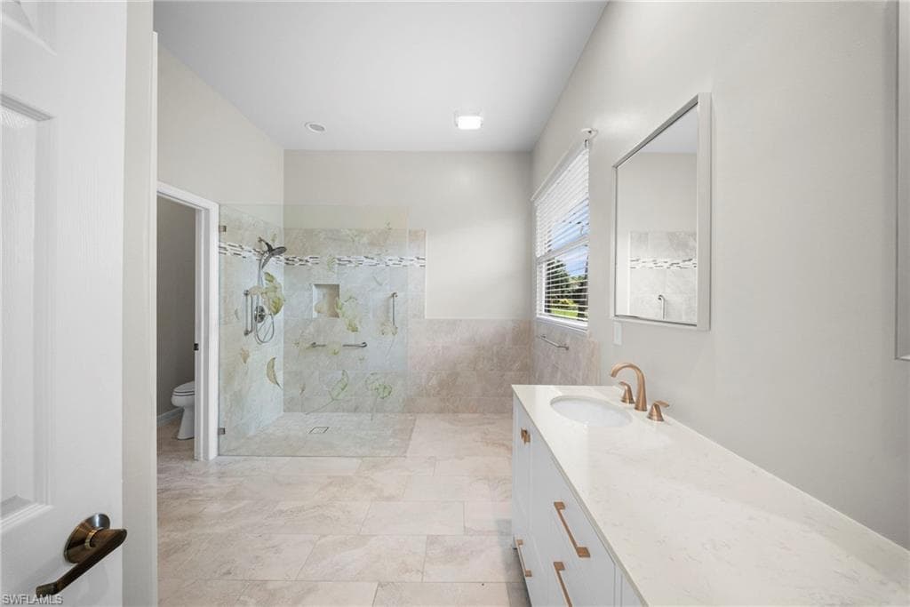 22777 FOUNTAIN LAKES BLVD-25