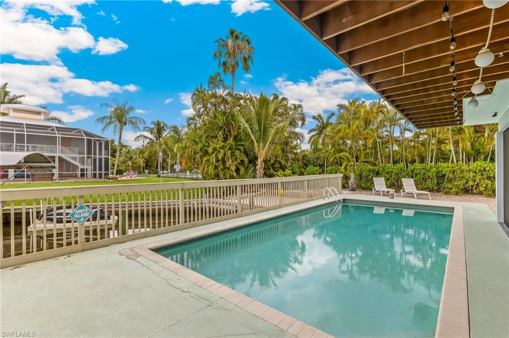 4692 Spring Creek DR-35