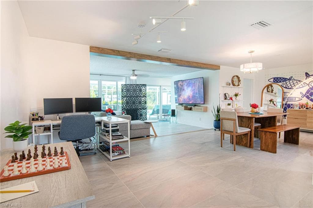 1300 Thompson ST-23