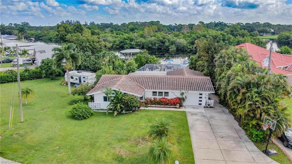 1300 Thompson ST-44