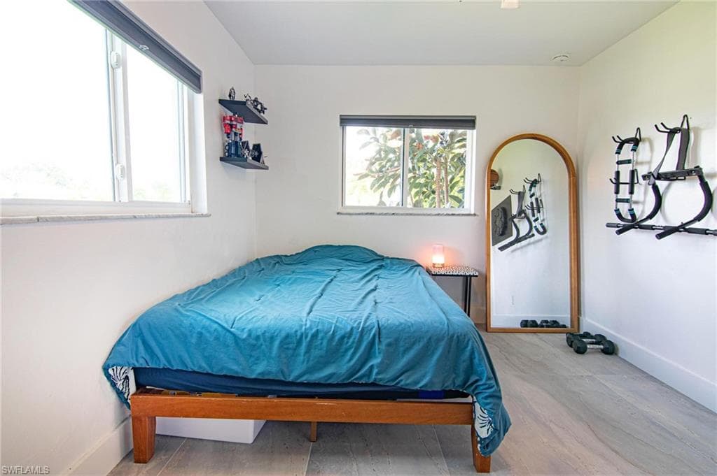 1300 Thompson ST-39