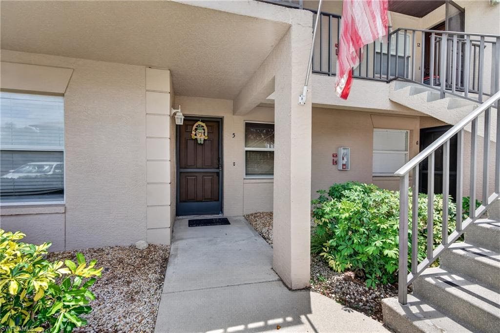 5725 Foxlake DR 5-2