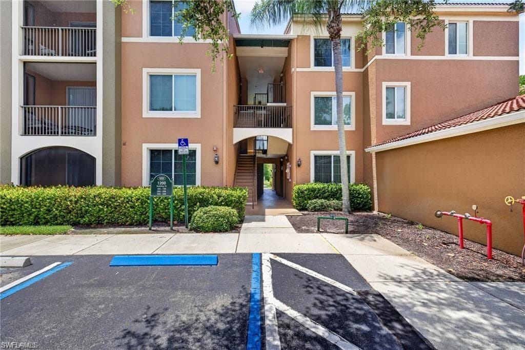 1200 Reserve WAY 105-2