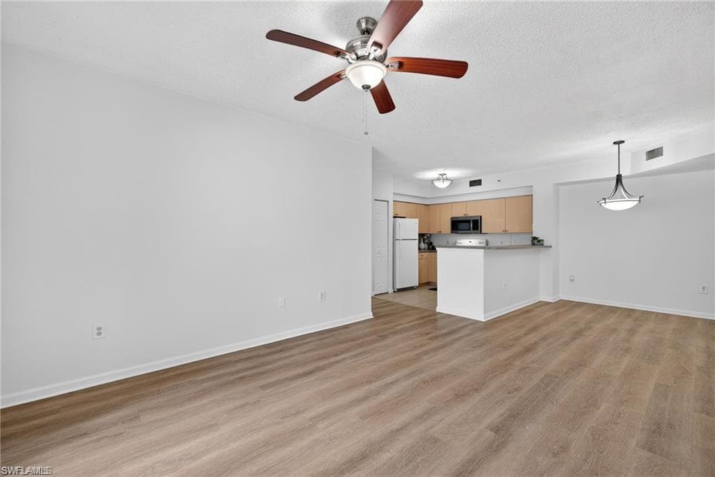 1200 Reserve WAY 105-6
