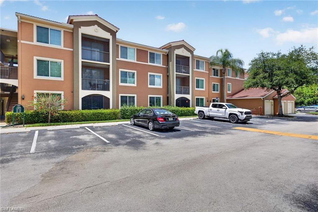 1200 Reserve WAY 105-1