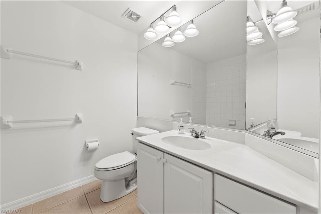 11661 Navarro WAY 1704-21