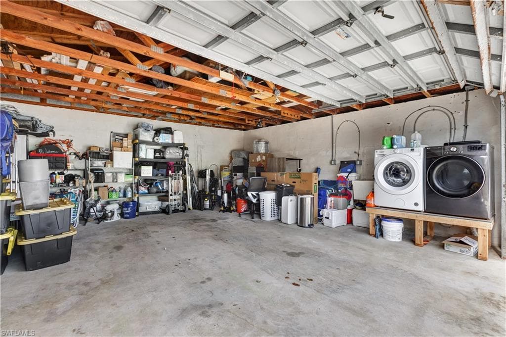 216 Fairweather LN-26
