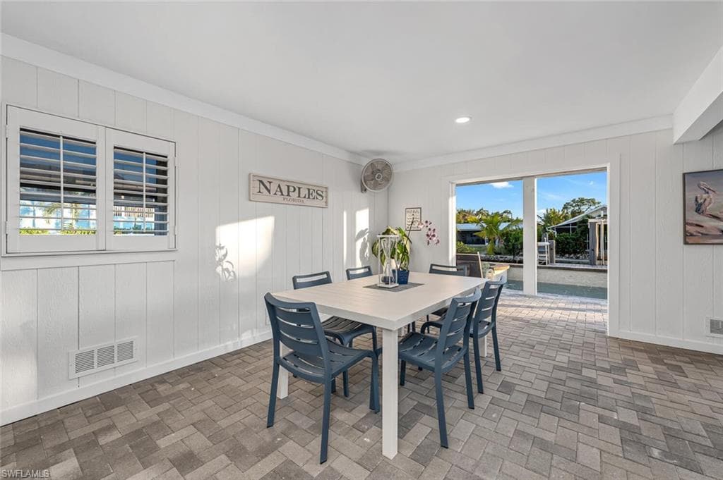 2736 Gulfview DR-22