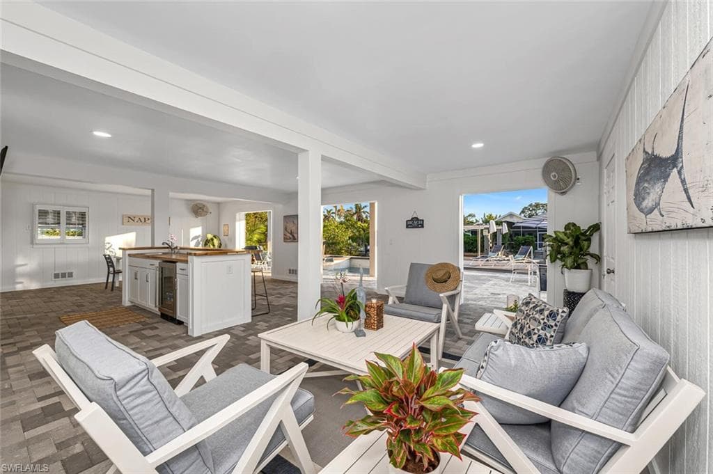 2736 Gulfview DR-20