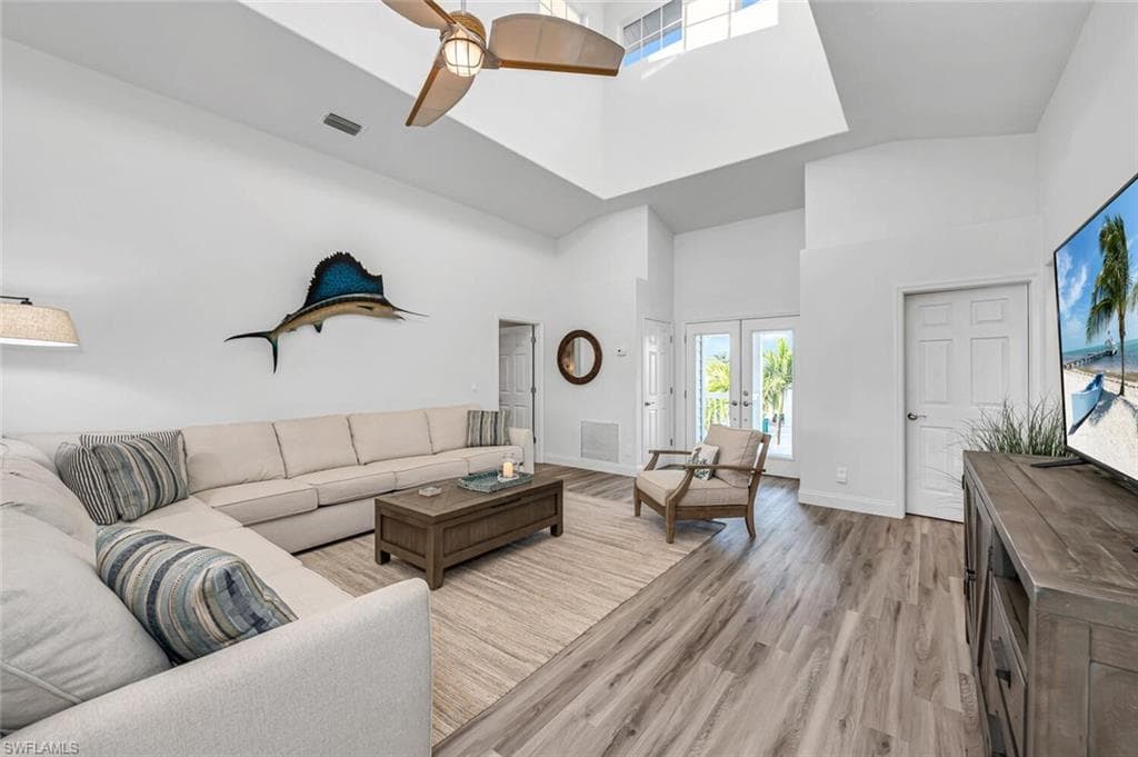 2736 Gulfview DR-8