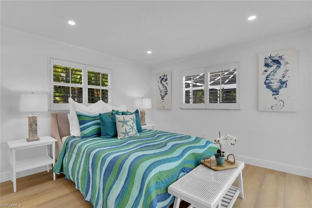 740 Park Shore DR-23