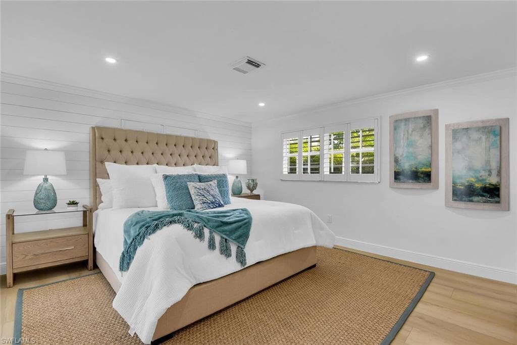 740 Park Shore DR-13